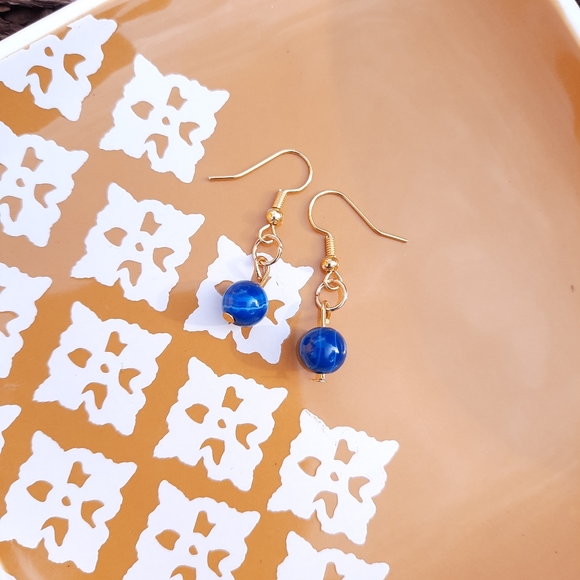 Blue Agate Stone Simple Dangle Gold Earrings - Picture 2 of 4